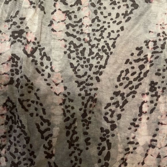 Chelsea and Violet Boho Top - Picture 3 of 4